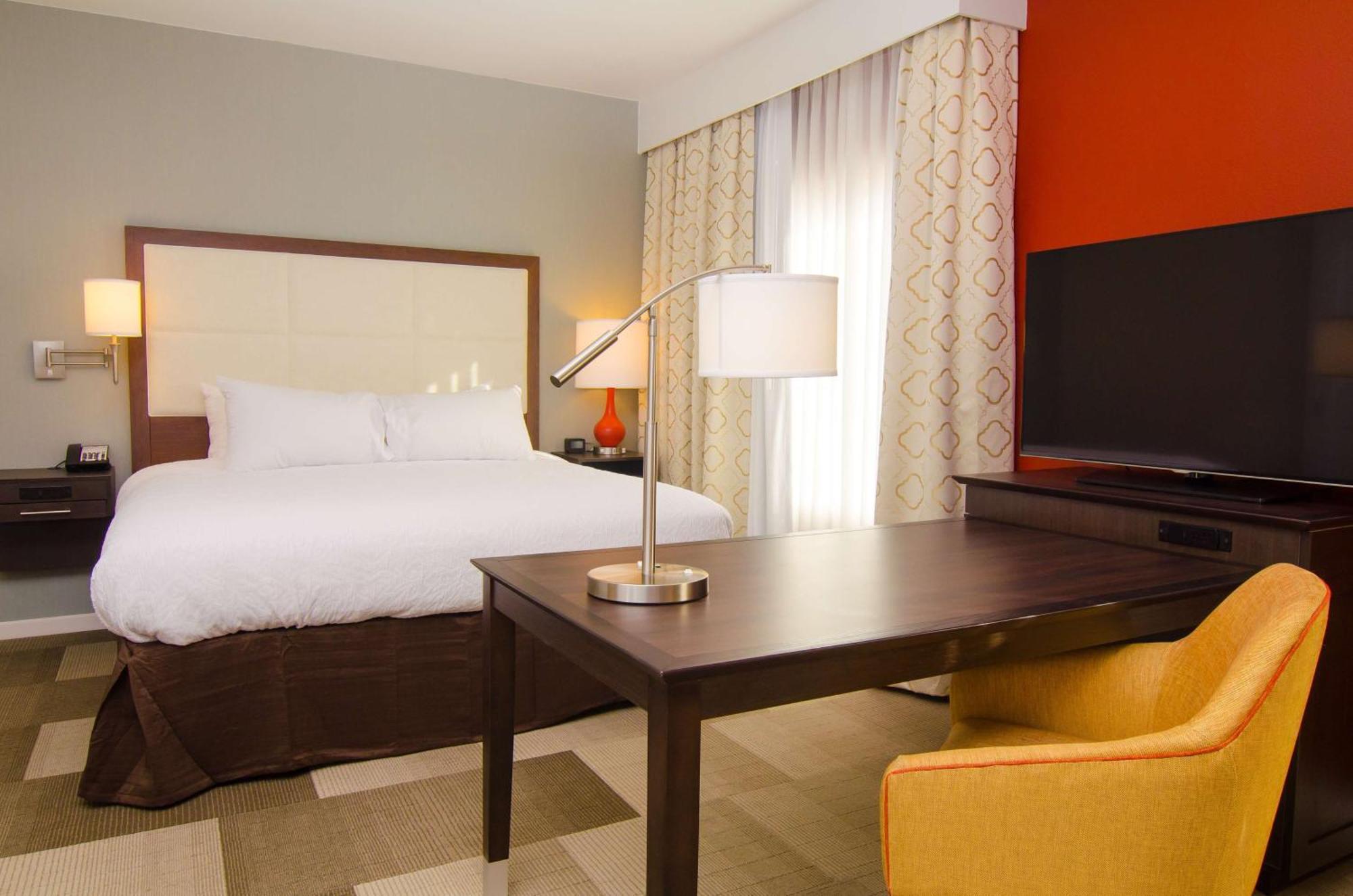 Hampton Inn & Suites Хантсвилл Экстерьер фото