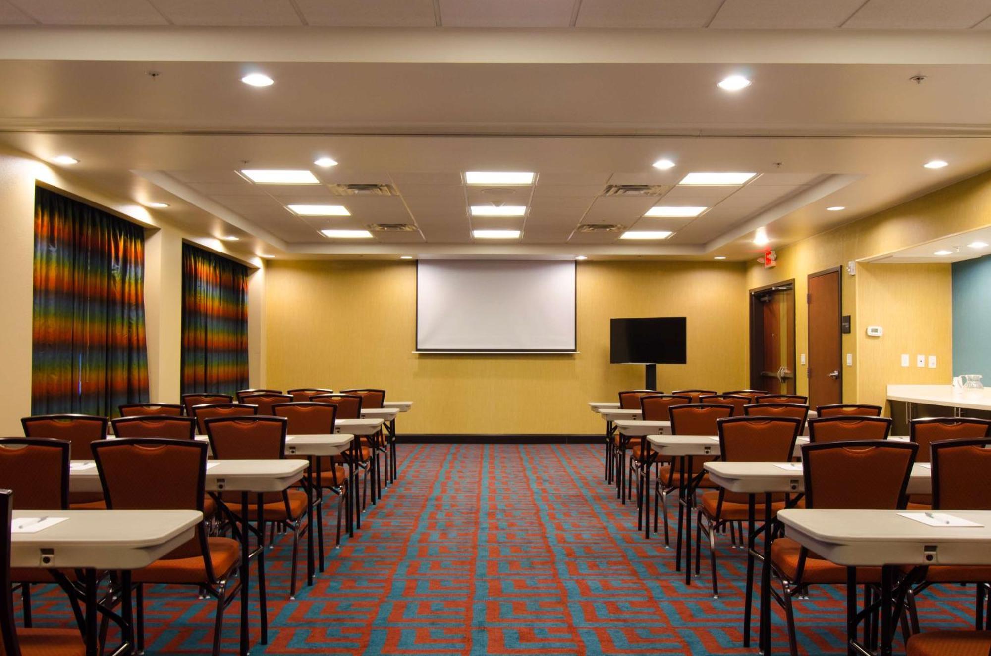 Hampton Inn & Suites Хантсвилл Экстерьер фото
