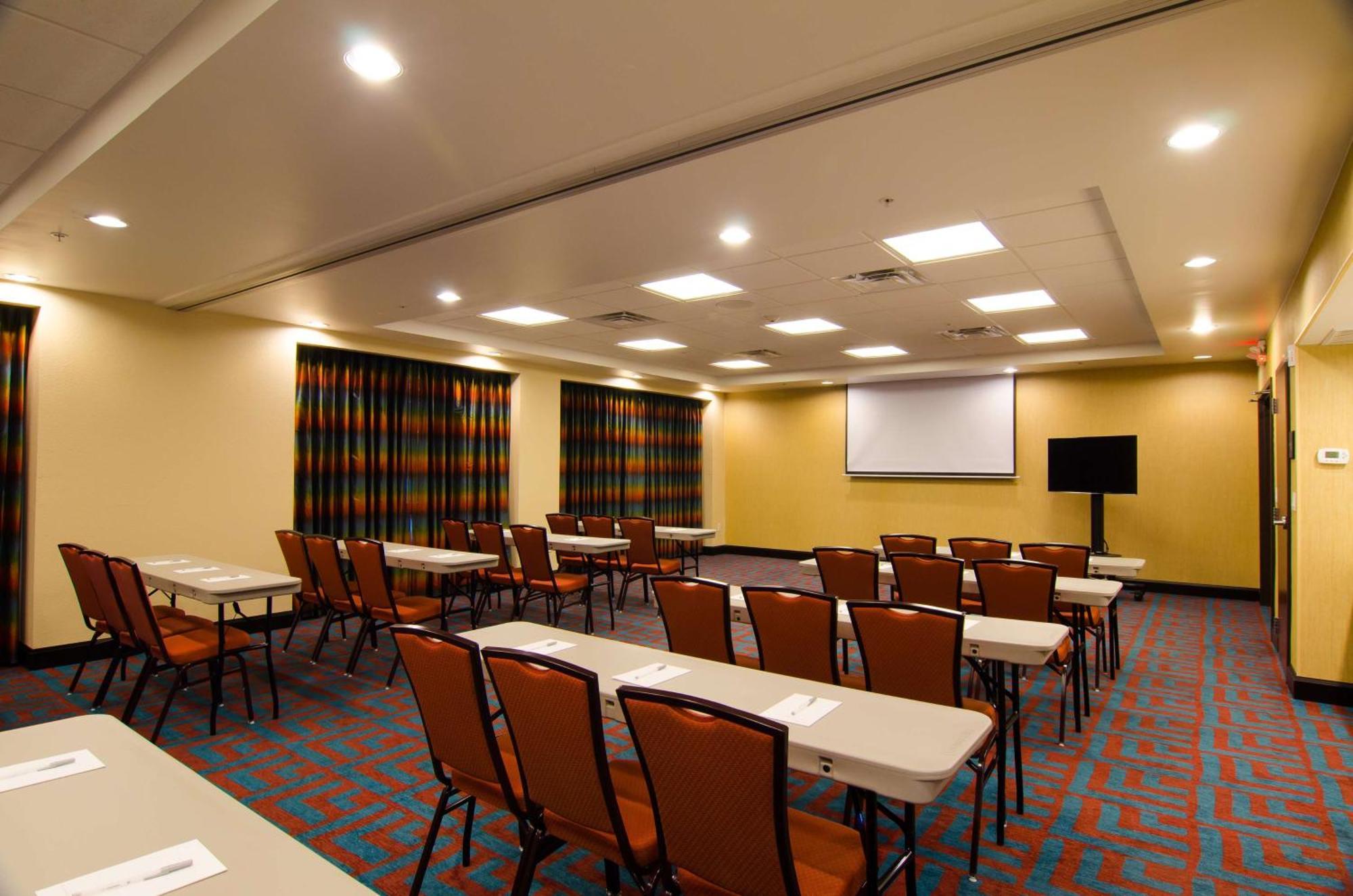 Hampton Inn & Suites Хантсвилл Экстерьер фото