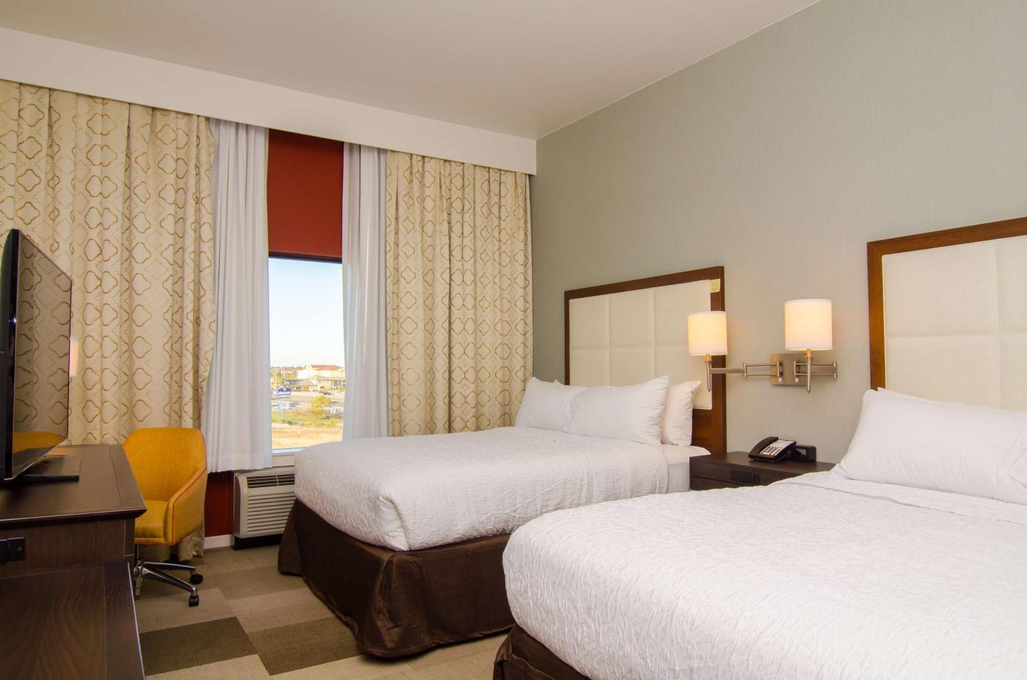 Hampton Inn & Suites Хантсвилл Экстерьер фото