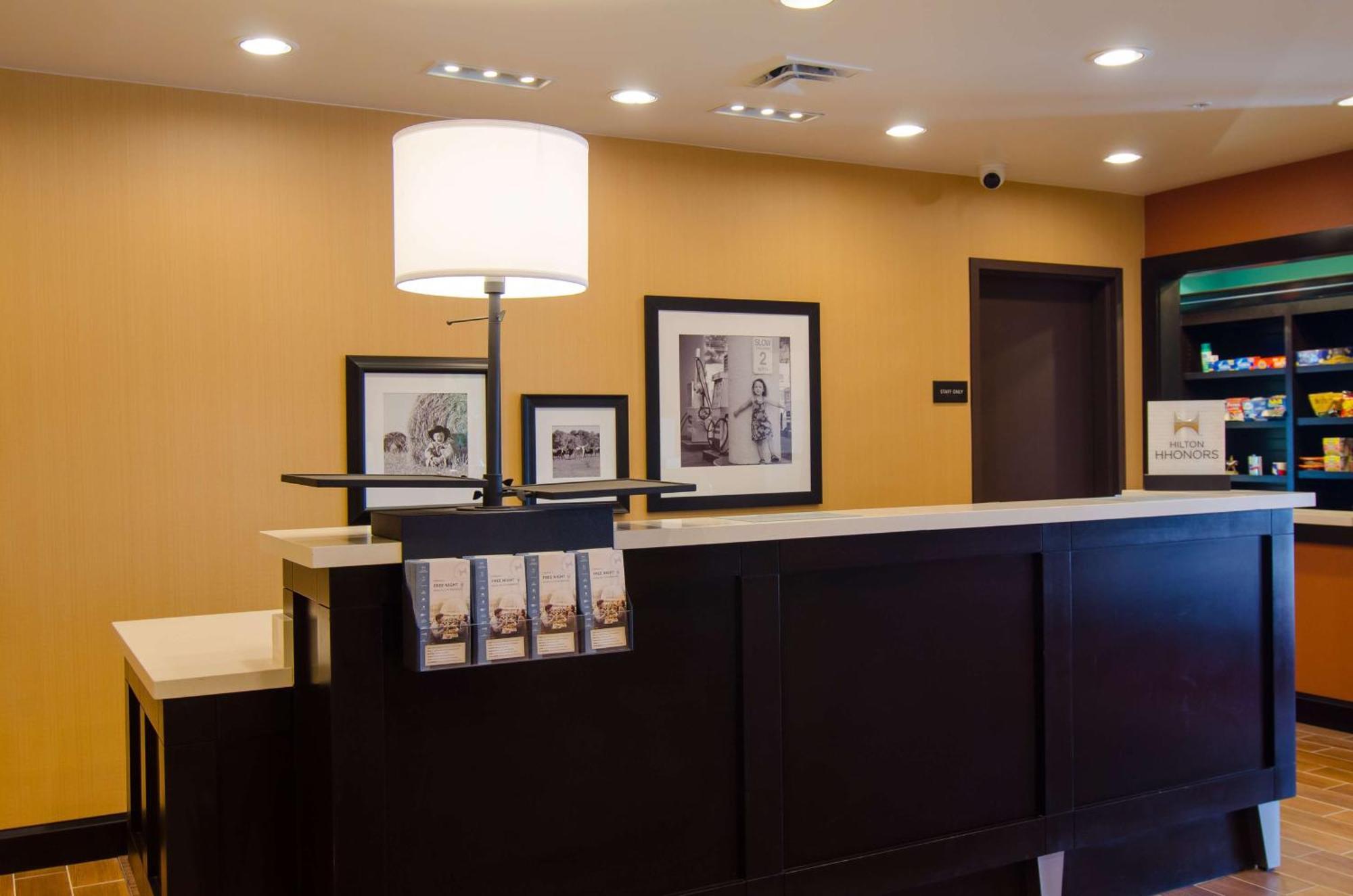 Hampton Inn & Suites Хантсвилл Экстерьер фото