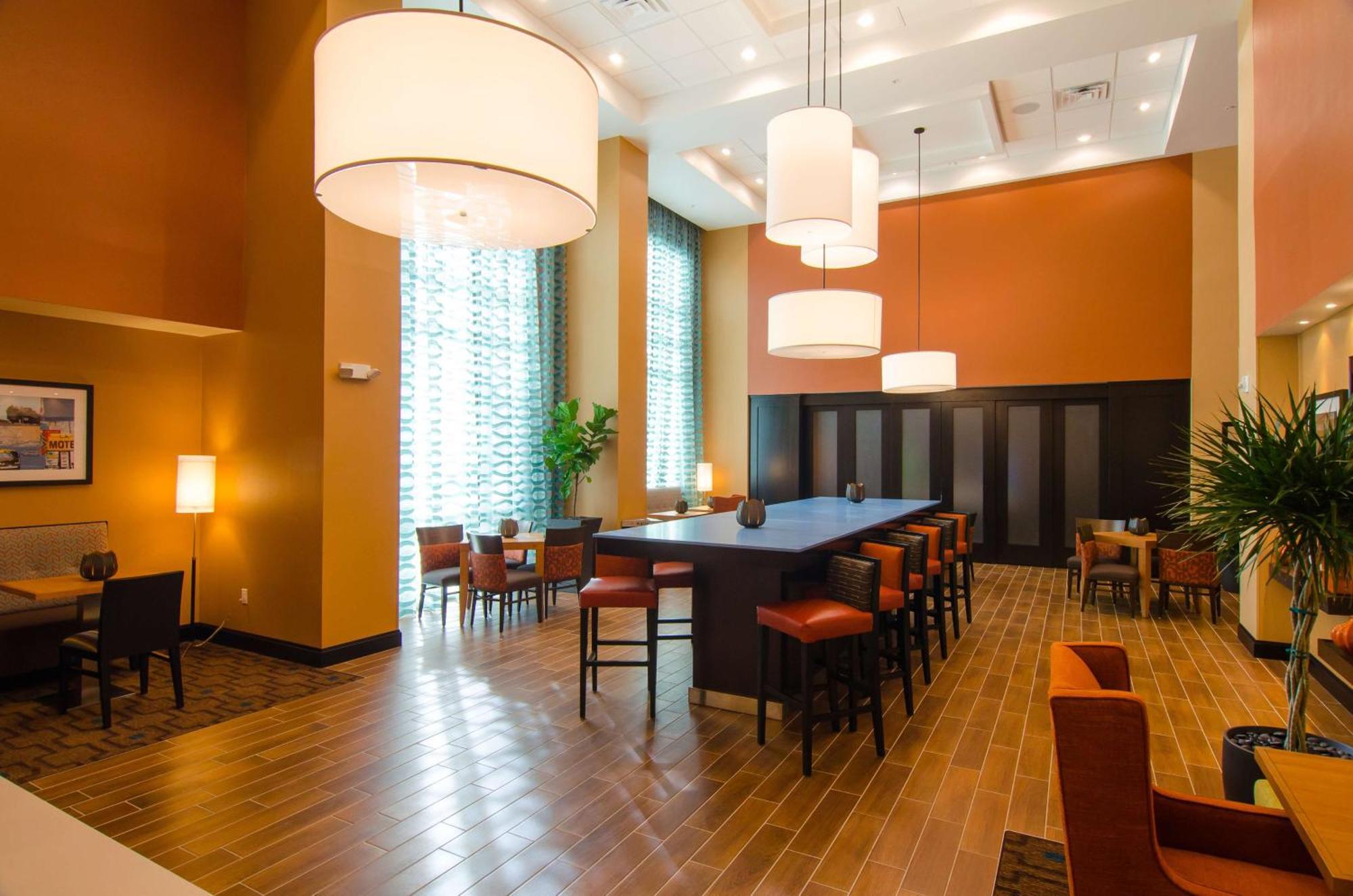 Hampton Inn & Suites Хантсвилл Экстерьер фото